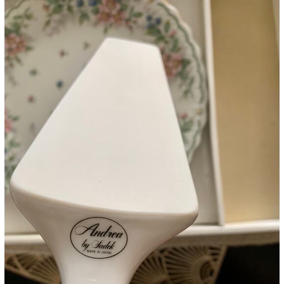 Andrea by Sadek cake plate and server floral porcelain with gold trim 10” - Picture 4 of 10